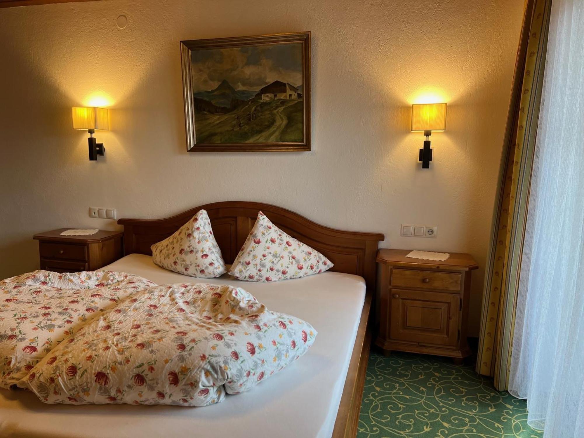 Jenneweinhof Hotell Tux Eksteriør bilde