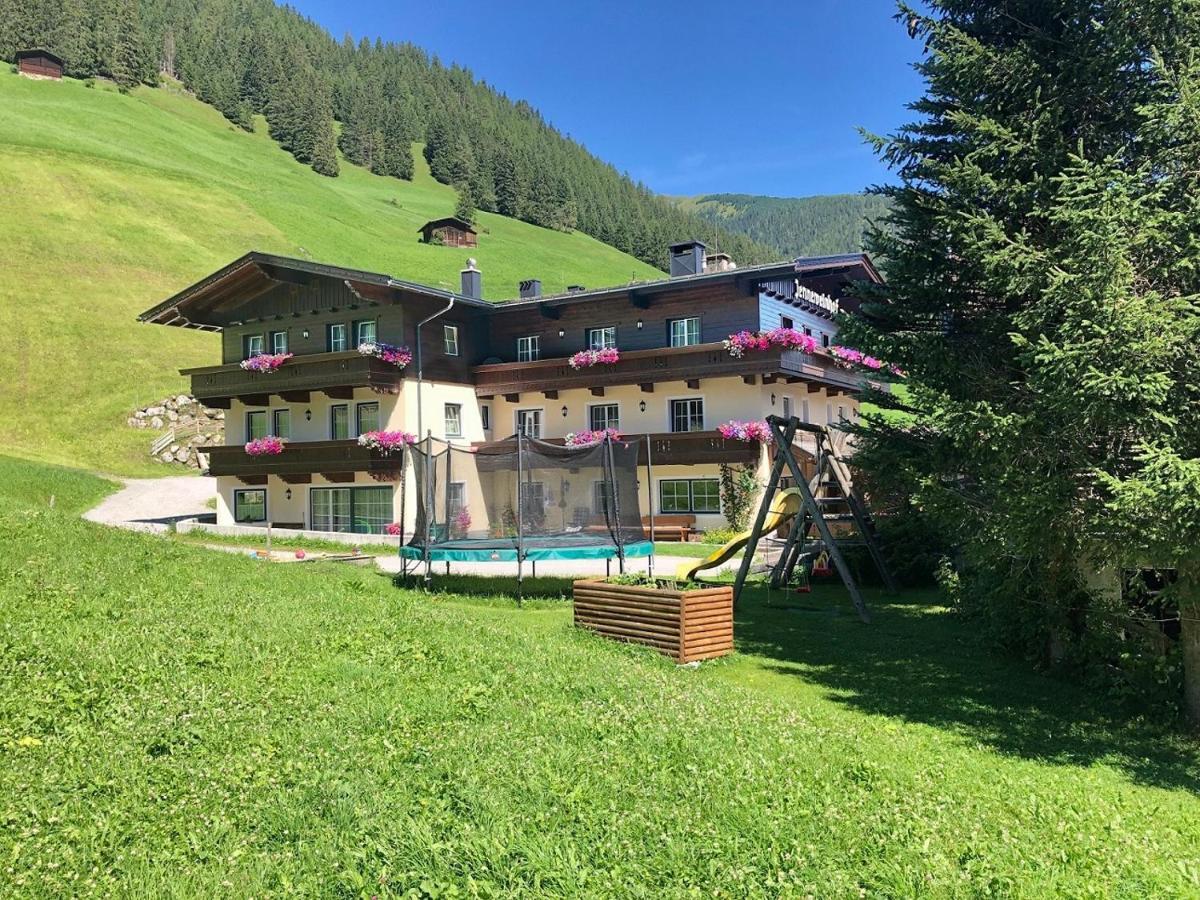Jenneweinhof Hotell Tux Eksteriør bilde